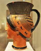 267 Vase en forme de tête de femme - Attique - Figures rouges - Corneto-Tarquiniia (495±)