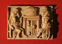 157 - Rome (420-430) Tombeau vide et ouvert, 2 soldats endormis, 2 Marie assises et pleurant (une pleureuse est supposée être assise près du tombeau) *