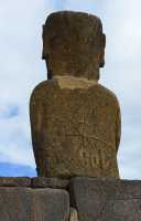 34 Dos sculpté d'un Moai