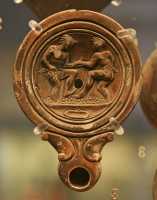 190 - Lampe - Herpes, France, importé d'Italie (+40-80) Satyres foulant le raisin - Signé Gaius Clodius