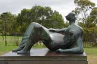 06 Reclining figure, Angles (1980) Henry Moore
