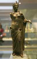 193 - Venus avec une colombe sur la tête - Reproduction romaine miniature d'un original grec perdu du 1° s BC