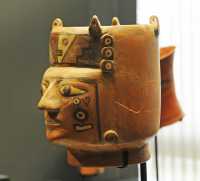 89 Vase-portrait - Culture Tiwanaku (600-1100)