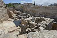 43 Bâtiments détruit par les babyloniens en 586 BC - Au 1° plan, salle du second temple