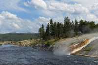 31 Midway Geyser Basin (Firehole River)
