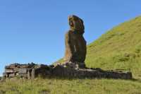 08 Moai