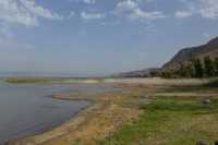67 Le lac près de Magdala - Tibériade à l'arrière plan à droite