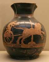 205 - Jarre à vin à figures rouges, Athènes (420-400) Char franchissant un poteau d'arrivée