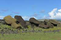 11 Moai face contre terre