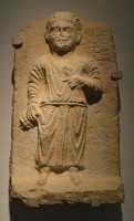 9 Statue funéraire (Palmyre - 3°s.AD) 