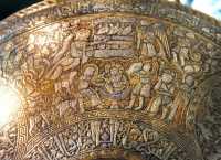 20 Gourde en cuivre et argent - Nativité et Baptême de Jésus - Iraq (13°s)