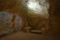 50 Grotte des tombeaux