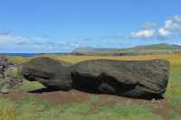 18 Moai couché - Ahu Runga Va'e