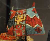 72 Bonnet Tiwanaku (Arica) en laine de lama (500-1000)
