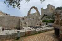 25 Restes de fortifications romaines