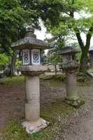 076 Kasuga (Temple Shinto) Lanterne ??