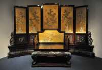 248 Trone et écran avec panneaux incrustés d'ivoire - Qing (1644-1911)