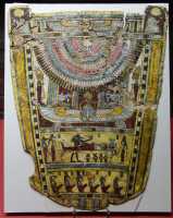 80 Osiris préparant le corps du défunt - Plastron de momie d'époque ptolémaïque (332-30)