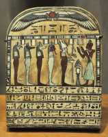 071 Stèle funéraire en bois peint (3° pér. interm. 750-725)