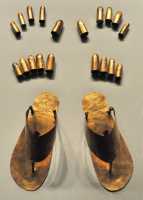 057 Sandales doigts et orteils en or - Tombe des femmes de Thutmosis III (18° dyn. 1479-1425) Thèbes