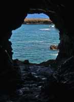 07 Ana Kakenga (Cueva de las dos ventanas) - Vue du Motu Tautara
