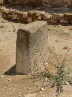 48 Stèle dans le temple cananéen