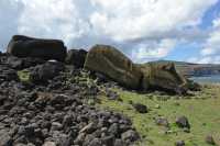 10 Moai - One Makihi