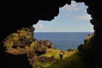 10 Ana Te Pora (Grotte ouverte sur la mer)