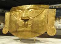 101 Masque funéraire - Or - Pérou Sican-Lambayeque (9°-11°s)