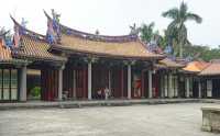 15 Temple de Confucius - Flûtiste