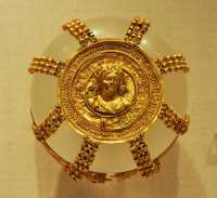 168 Résille en or (Ptolémaique ± 175 av. JC) Ménade