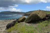 16 Moai brisé - Hanga Poukura