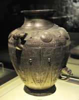 017 Vase à vin (Lei) - Shang (13°-11° s) Bronze