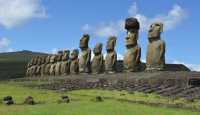 24 Les 15 Moai de Tongariki B *