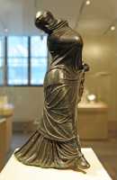 167 Danseuse alexandrine masquée et voilée (± 200 BC)
