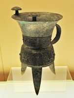 004 Vase à vin (Jia) Shang (15°-13° s) Bronze