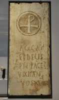 058 Plaque remployée au IVe - Ve siècle après J-C comme dalle funéraire chrétienne - Henchir el Attermine, Tunisie