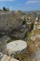 42 Temple d'Auguste construit sur le repart d'époque israëlite