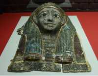 81 Masque de momie d'époque ptolémaïque (332-30) Toile stuquée