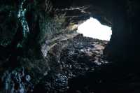 01 Grotte ouverte sur la mer - Ana Kakenga (Cueva de las dos ventanas)