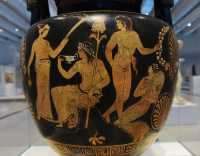 041 Dionysos, satyre et Ménade - Cratère à volutes (± 380) Lucanie