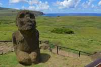 55 Moai & Tongariki dans le lointain