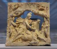 054 Mithra, dieu iranien du Soleil, sacrifiant le taureau (± 150 ap. J-C) Capitole, Rome